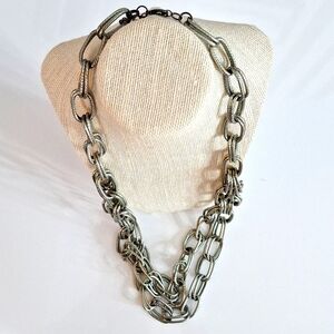 Silver Oversized Accent Necklace